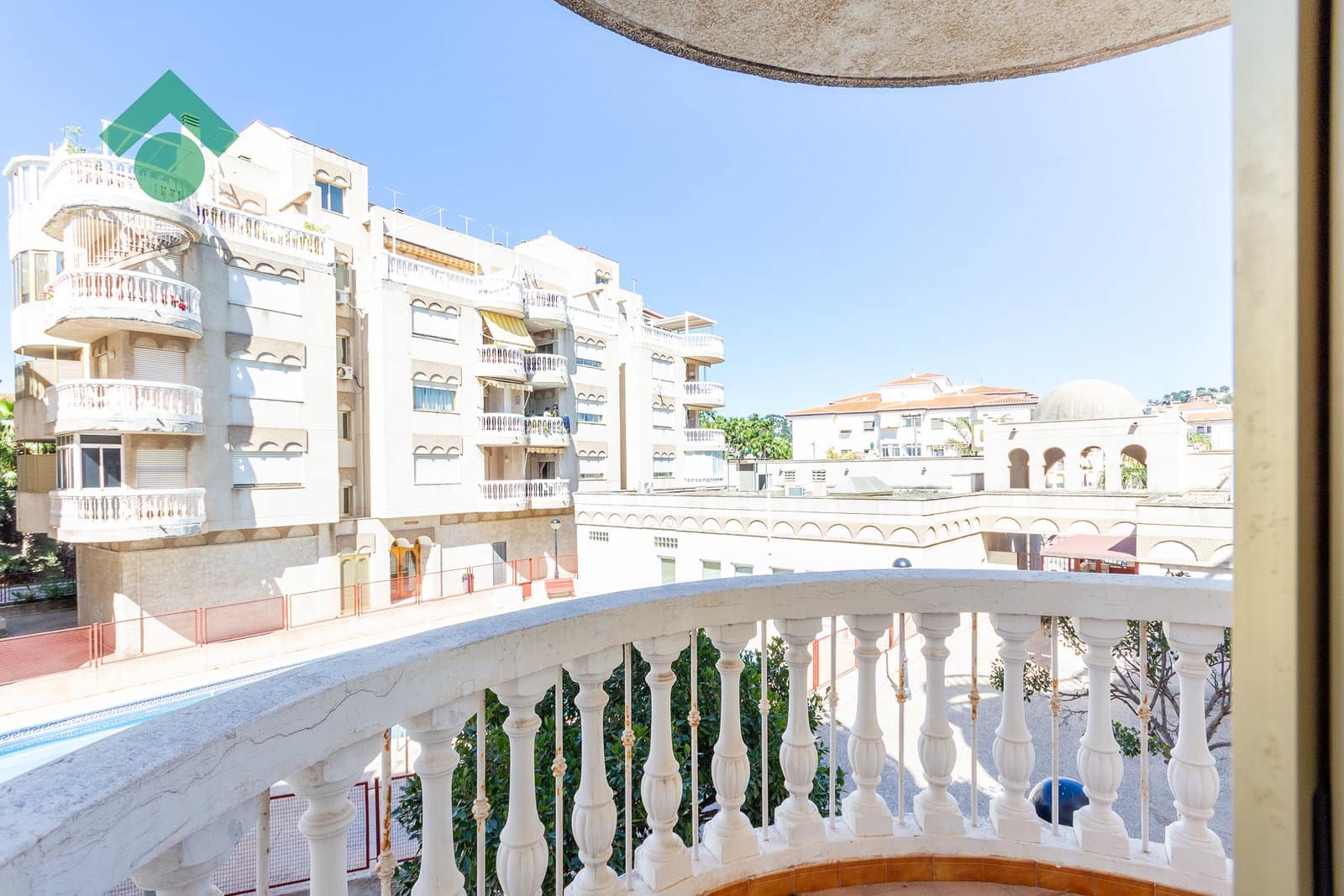 2 bedroom Apartment for sale in Almunecar with pool garage - € 299,900 (Ref: 9926483)