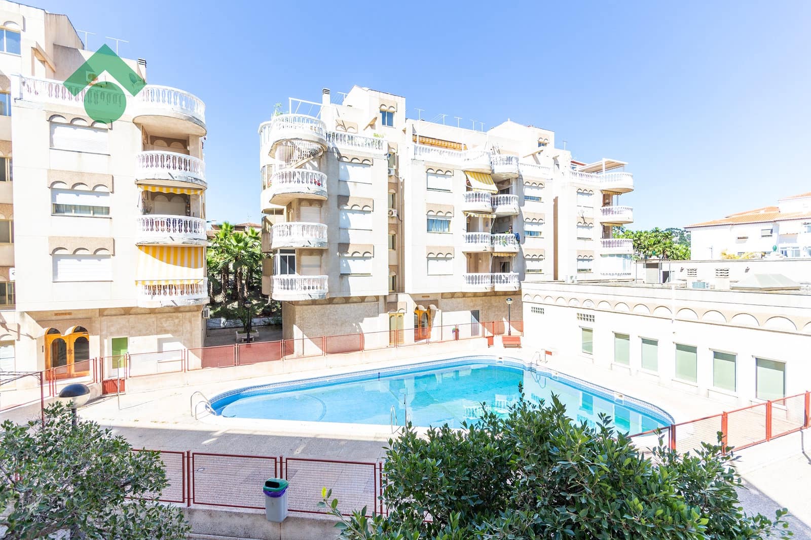 2 bedroom Apartment for sale in Almunecar with pool garage - € 299,900 (Ref: 9926483)