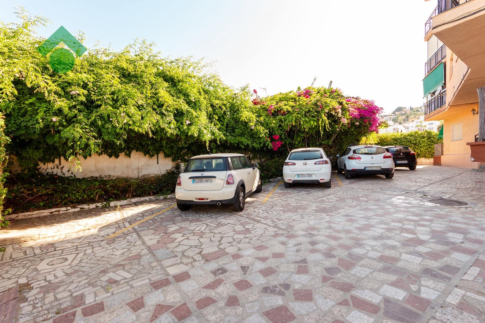 2 bedroom Apartment for sale in Almunecar with garage - € 239,900 (Ref: 9953080)