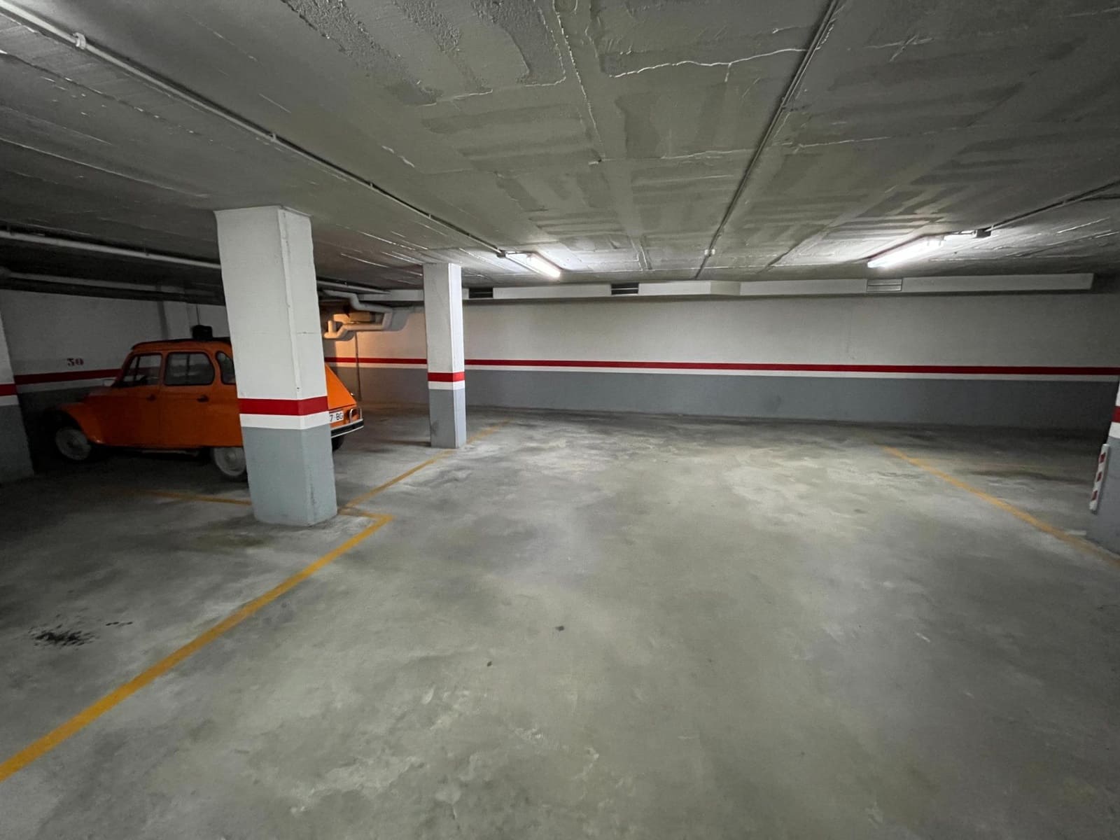 Garage te huur in Igualada - € 100 (Ref: 8653119)