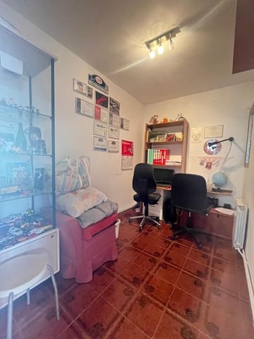 7 bedroom Townhouse for sale in Igualada - € 159,000 (Ref: 8653125)