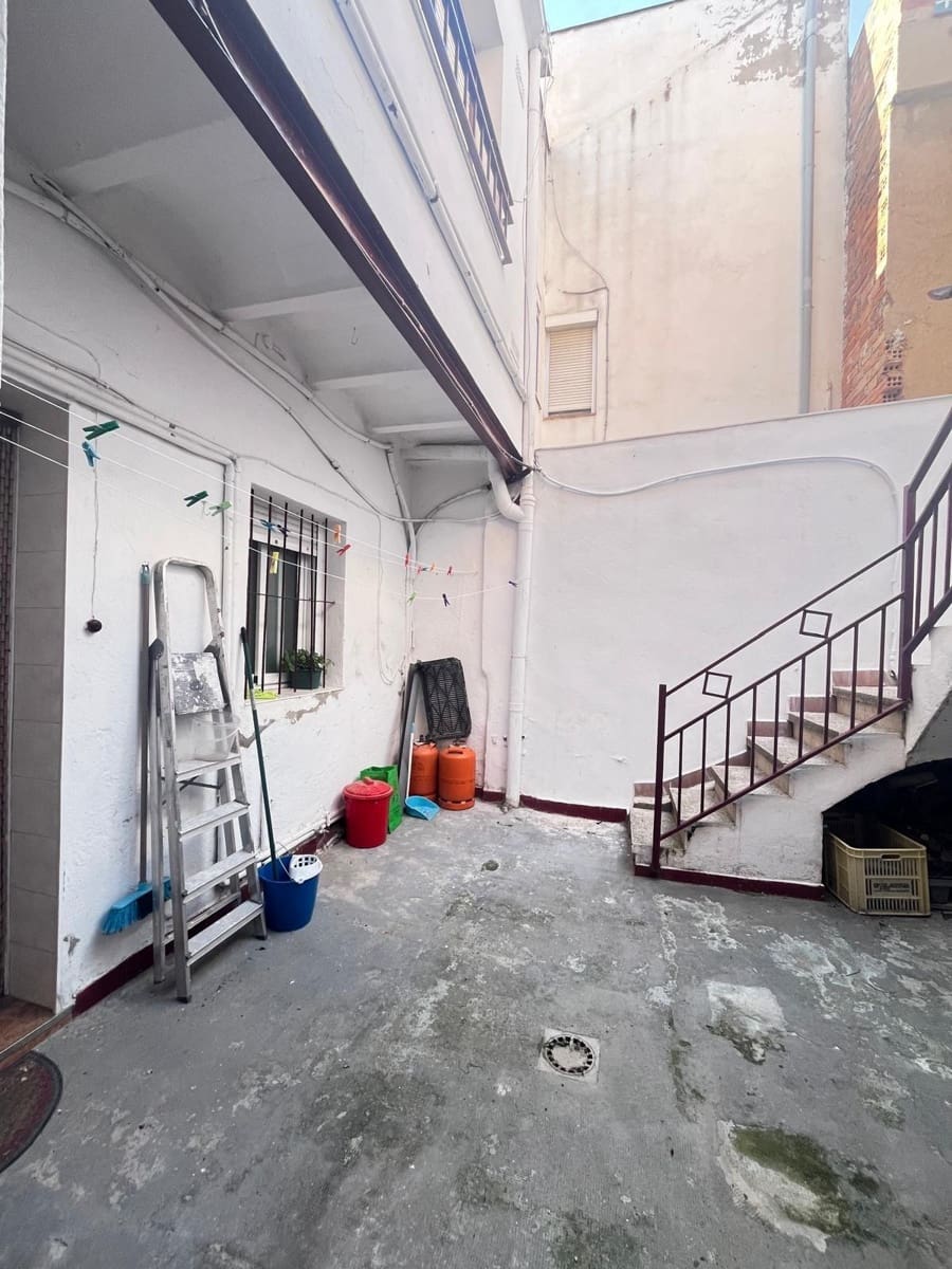 7 soveværelse Byhus til salg i Igualada - € 159.000 (Ref: 8653125)