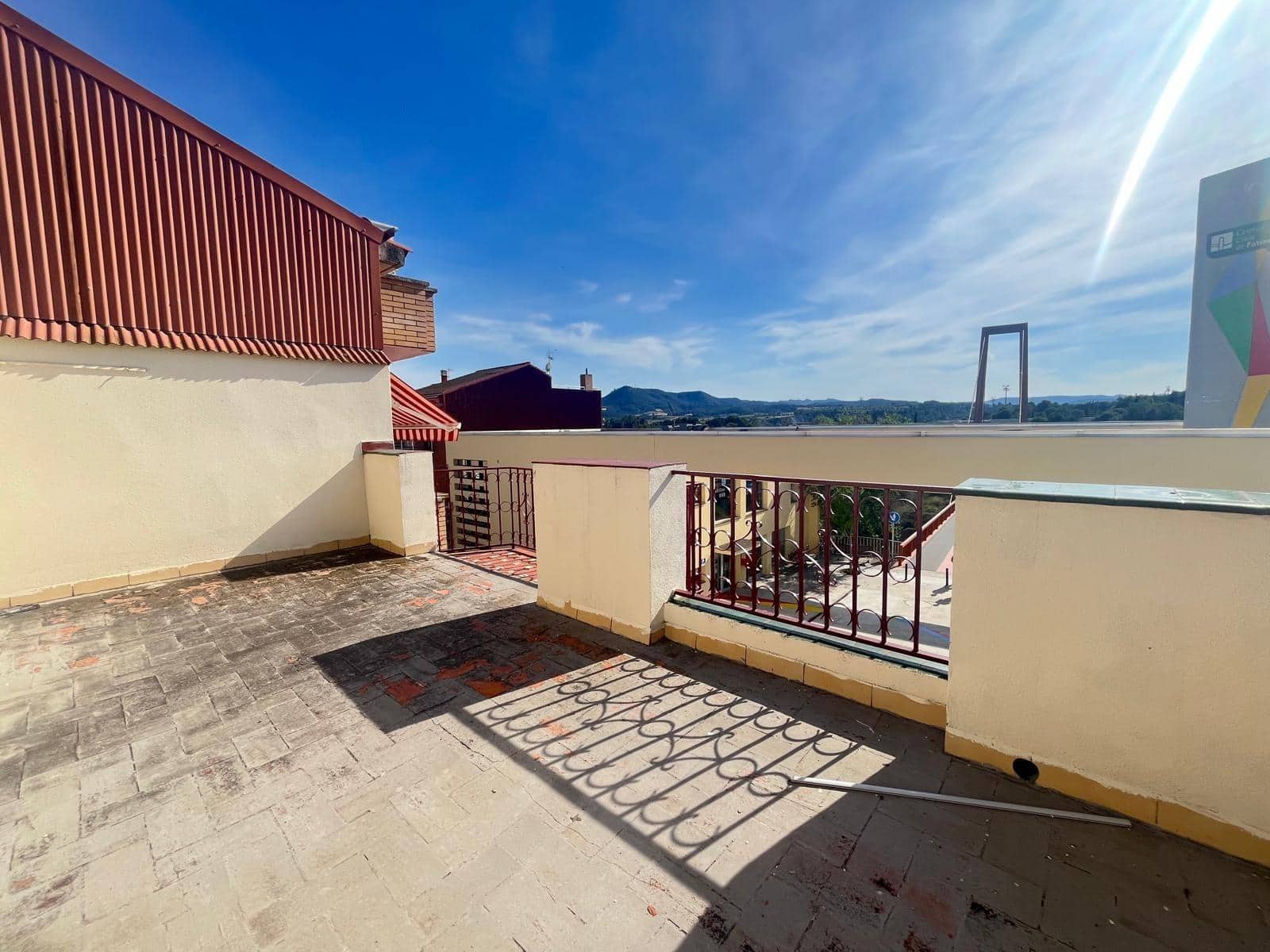 7 soveværelse Byhus til salg i Igualada - € 159.000 (Ref: 8653125)