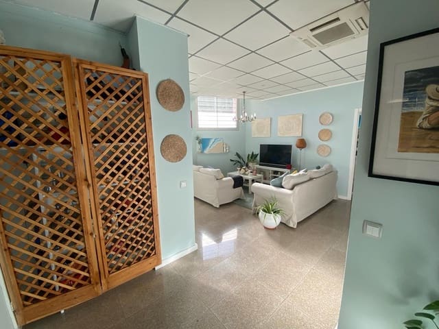 3 bedroom Flat for sale in Vilanova del Camí with garage - € 315,000 (Ref: 8653145)