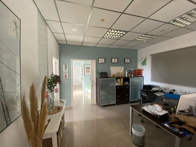 3 bedroom Flat for sale in Vilanova del Camí with garage - € 315,000 (Ref: 8653145)