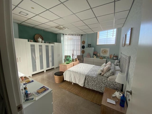 3 bedroom Flat for sale in Vilanova del Camí with garage - € 315,000 (Ref: 8653145)