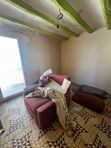 4 slaapkamer Huis te koop in Santa Coloma de Queralt met garage - € 53.000 (Ref: 8729949)