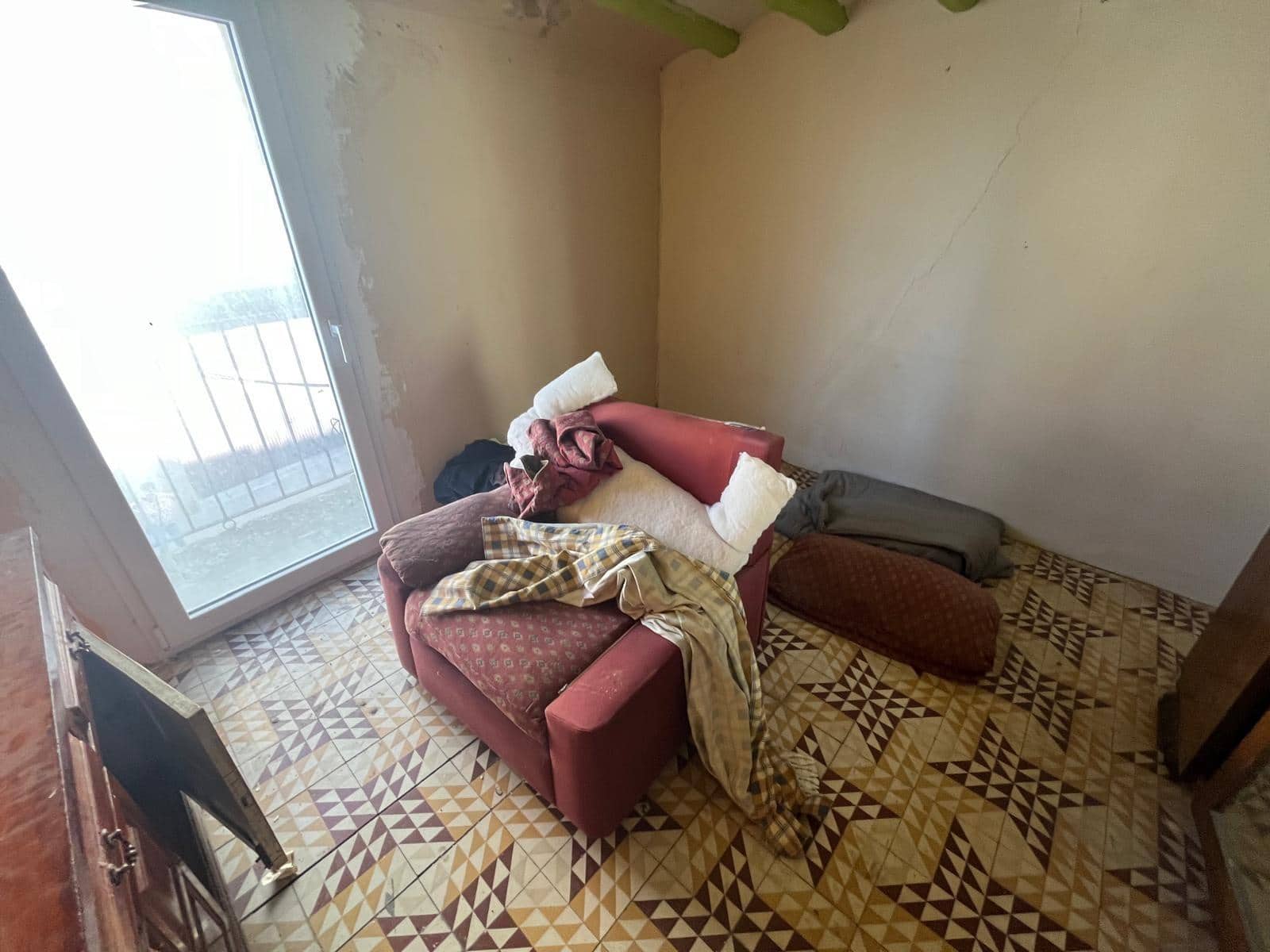 4 slaapkamer Huis te koop in Santa Coloma de Queralt met garage - € 53.000 (Ref: 8729949)