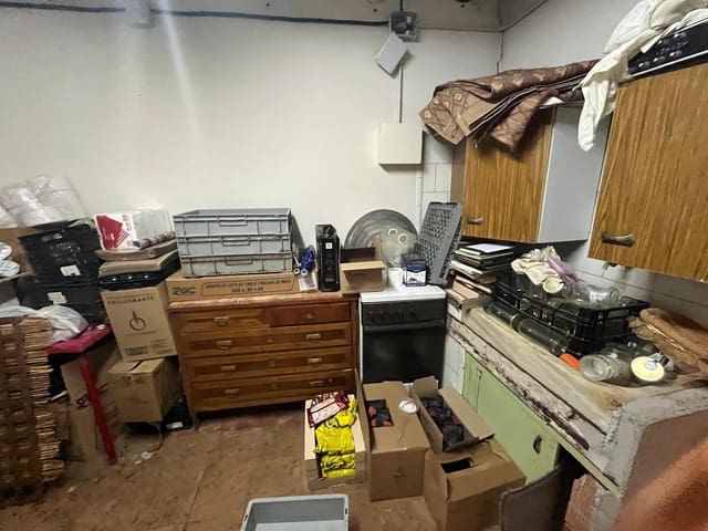 4 slaapkamer Huis te koop in Santa Coloma de Queralt met garage - € 53.000 (Ref: 8729949)