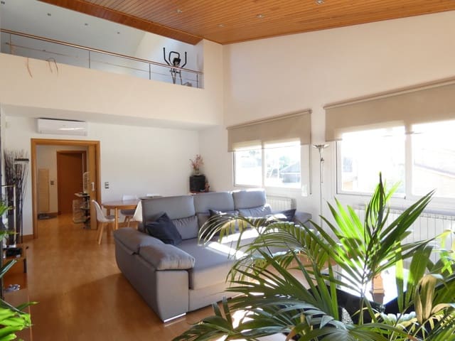 4 soveværelse Villa til salg i La Pobla de Claramunt med garage - € 430.000 (Ref: 8763246)
