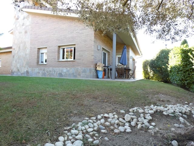 4 soveværelse Villa til salg i La Pobla de Claramunt med garage - € 430.000 (Ref: 8763246)