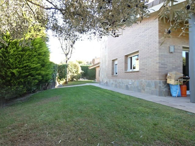 4 soveværelse Villa til salg i La Pobla de Claramunt med garage - € 430.000 (Ref: 8763246)