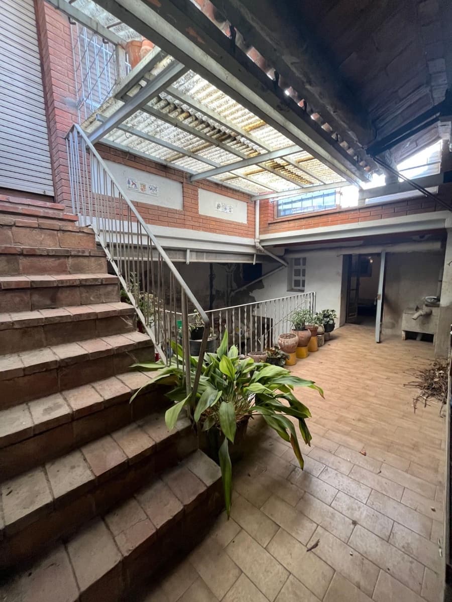 7 bedroom Finca/Country House for sale in Vilanova del Cami - € 275,000 (Ref: 8763247)