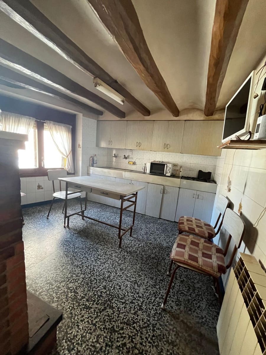 7 bedroom Finca/Country House for sale in Vilanova del Cami - € 275,000 (Ref: 8763247)