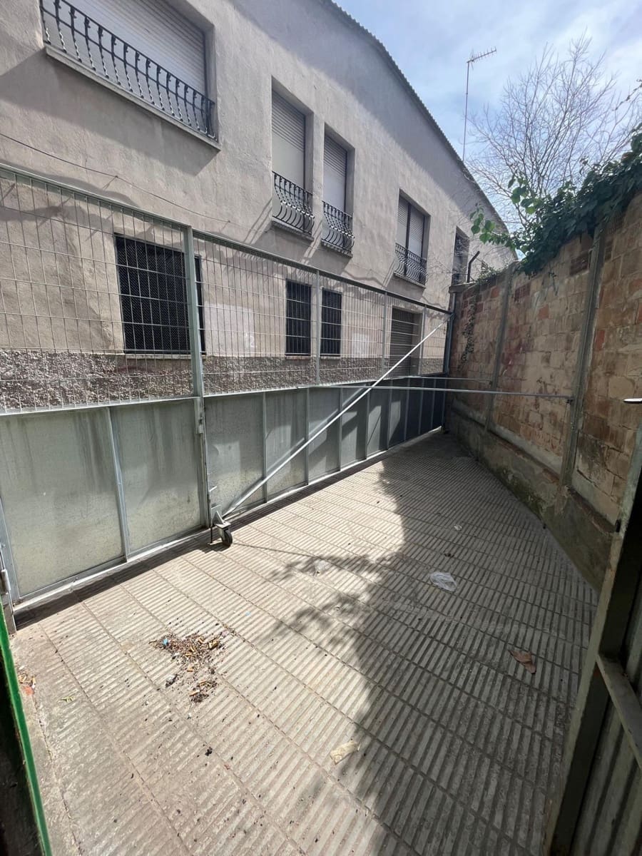 7 bedroom Finca/Country House for sale in Vilanova del Cami - € 275,000 (Ref: 8763247)