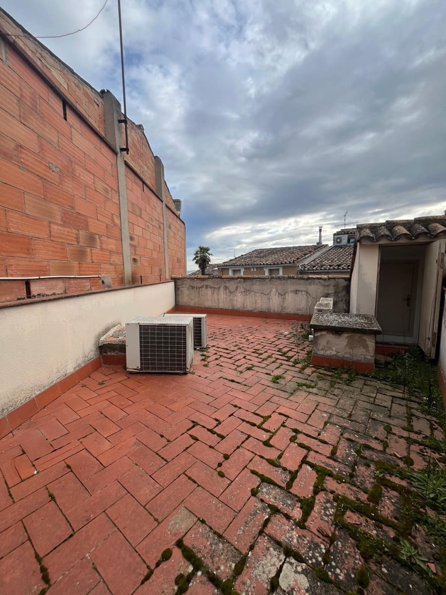 Commercieel te koop in Sant Marti de Tous - € 79.000 (Ref: 8798833)