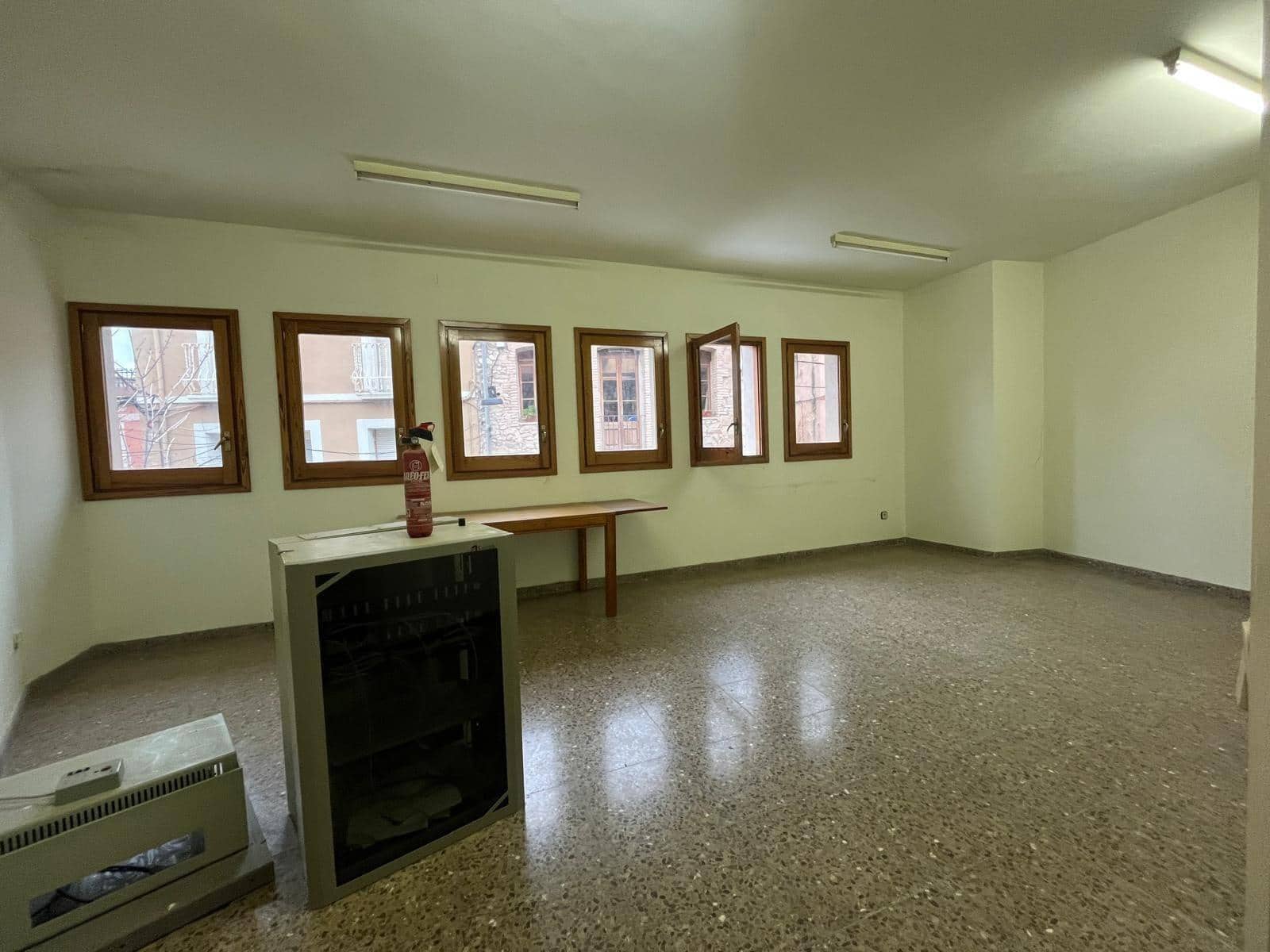 Commercieel te koop in Sant Marti de Tous - € 79.000 (Ref: 8798833)