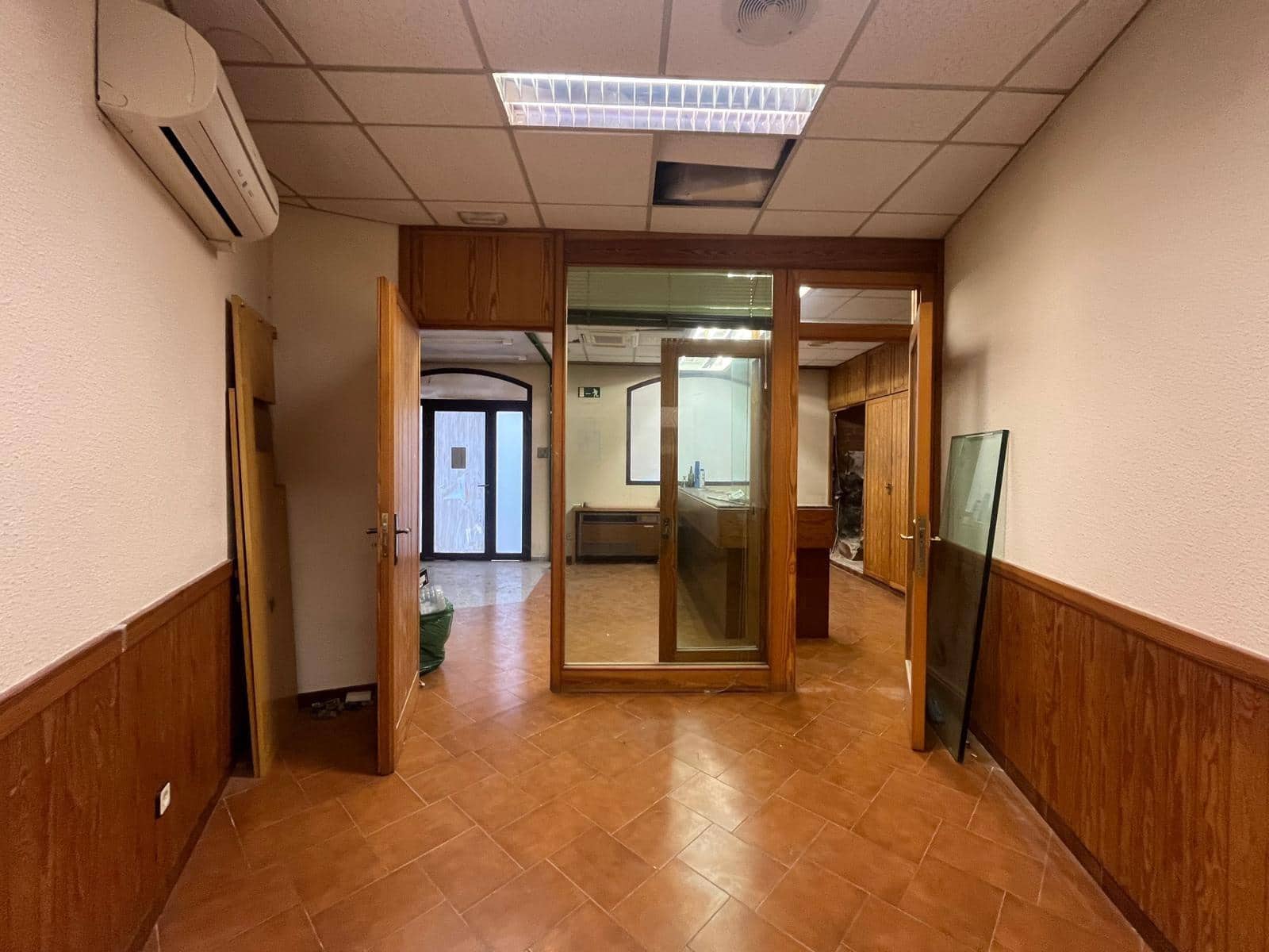 Commercieel te koop in Sant Marti de Tous - € 79.000 (Ref: 8798833)