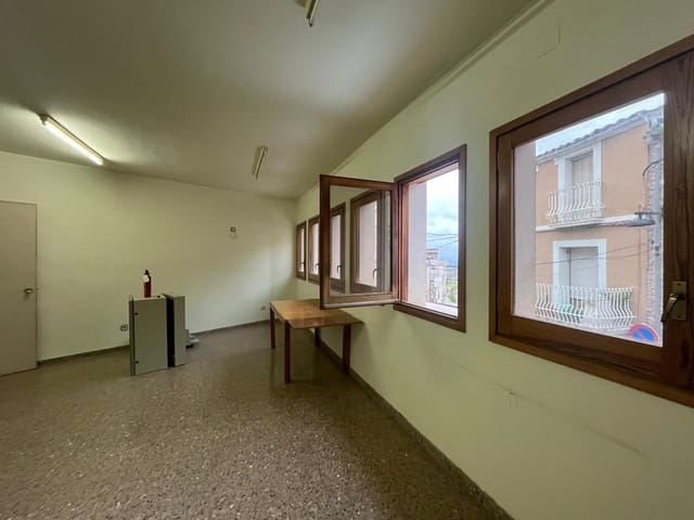 Commercieel te koop in Sant Martí de Tous - € 79.000 (Ref: 8798833)