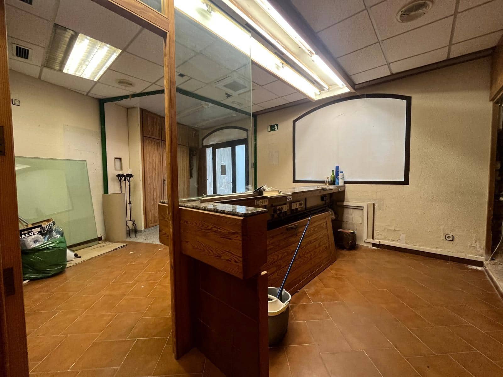 Commercial for sale in Sant Marti de Tous - € 79,000 (Ref: 8798833)