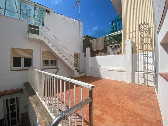 6 soveværelse Byhus til salg i Santa Margarida de Montbui med garage - € 230.000 (Ref: 8816020)