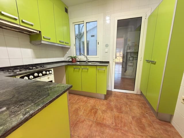 3 makuuhuone Asunto myytävänä paikassa Igualada - 158 000 € (Ref: 8817715)