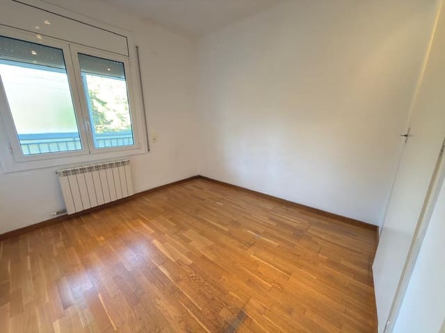 3 makuuhuone Asunto myytävänä paikassa Igualada - 158 000 € (Ref: 8817715)