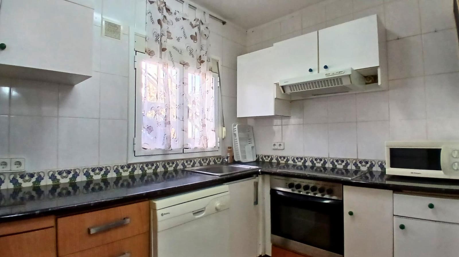 3 bedroom Villa for sale in Cambrils with garage - € 299,000 (Ref: 8849454)