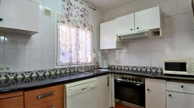 3 bedroom Villa for sale in Cambrils with garage - € 299,000 (Ref: 8849454)