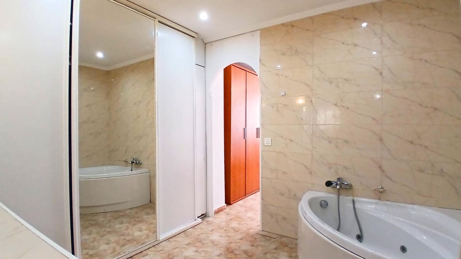 3 bedroom Villa for sale in Cambrils with garage - € 299,000 (Ref: 8849454)