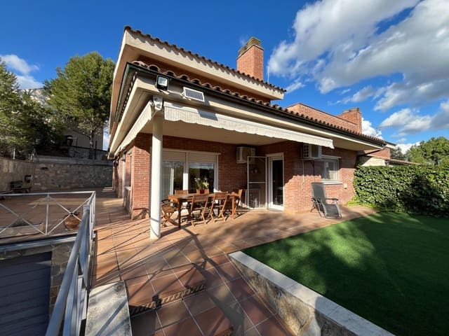 4 soveværelse Villa til salg i Igualada med swimmingpool garage - € 615.000 (Ref: 8874725)