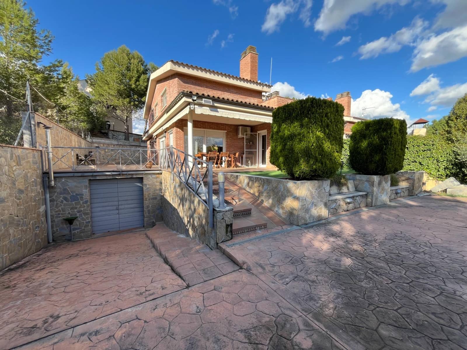 4 soveværelse Villa til salg i Igualada med swimmingpool garage - € 612.000 (Ref: 8874725)