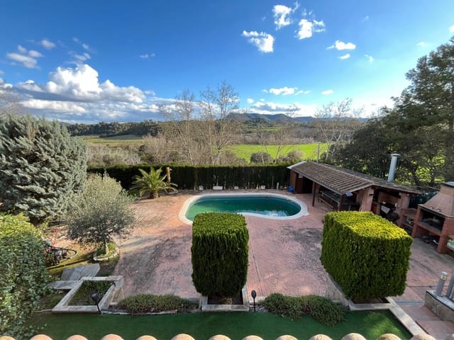 4 soveværelse Villa til salg i Igualada med swimmingpool garage - € 612.000 (Ref: 8874725)