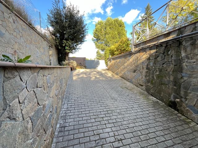 4 soveværelse Villa til salg i Igualada med swimmingpool garage - € 612.000 (Ref: 8874725)