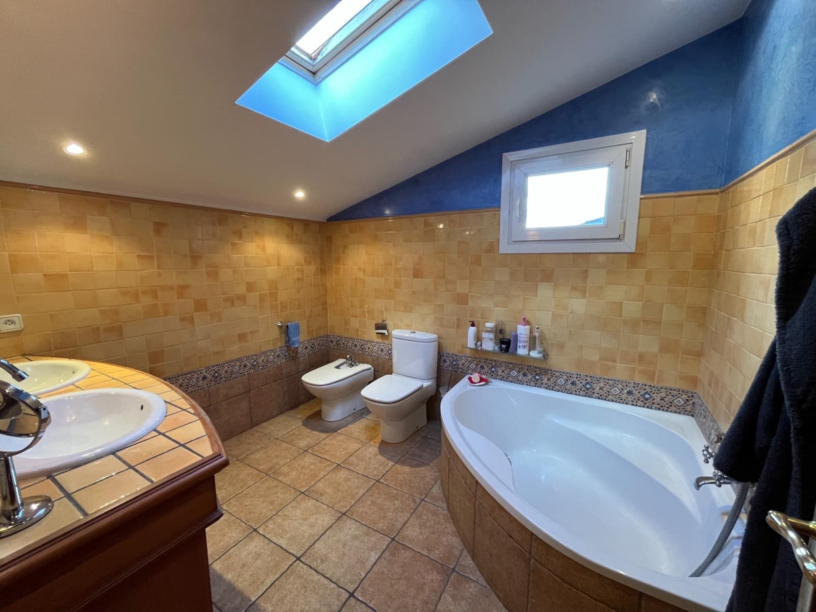 4 soveværelse Villa til salg i Igualada med swimmingpool garage - € 612.000 (Ref: 8874725)