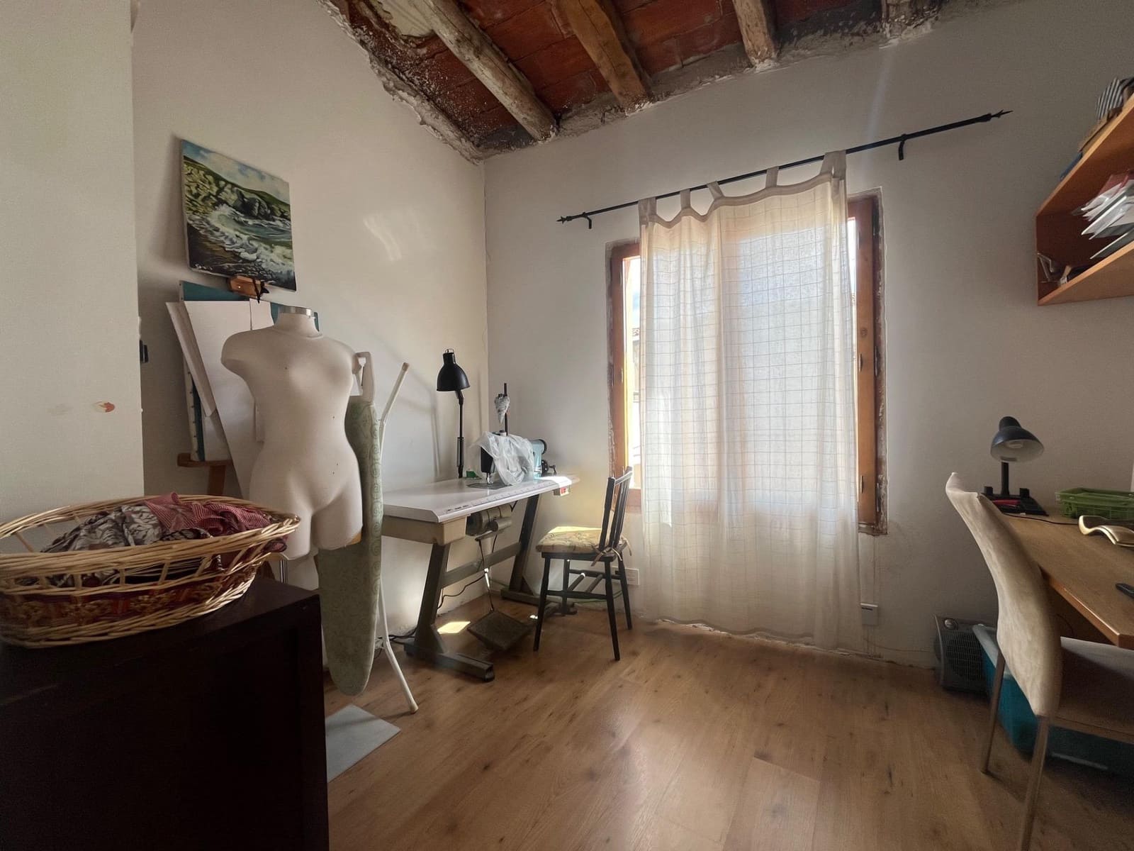 4 bedroom Villa for sale in Sant Marti de Tous - € 265,000 (Ref: 8937057)