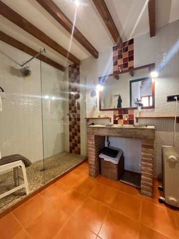 4 bedroom Villa for sale in Sant Martí de Tous - € 265,000 (Ref: 8937057)