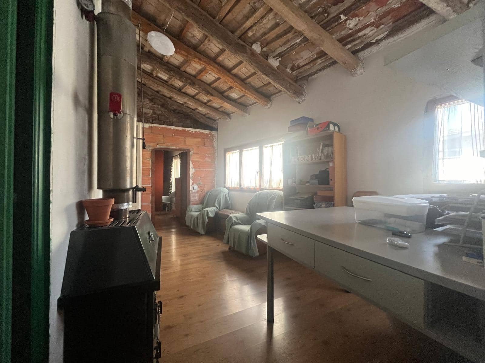 4 bedroom Villa for sale in Sant Marti de Tous - € 265,000 (Ref: 8937057)