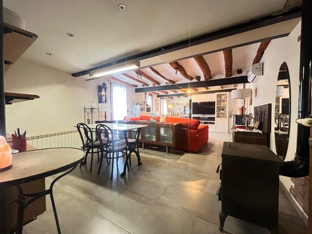 4 bedroom Villa for sale in Sant Martí de Tous - € 265,000 (Ref: 8937057)