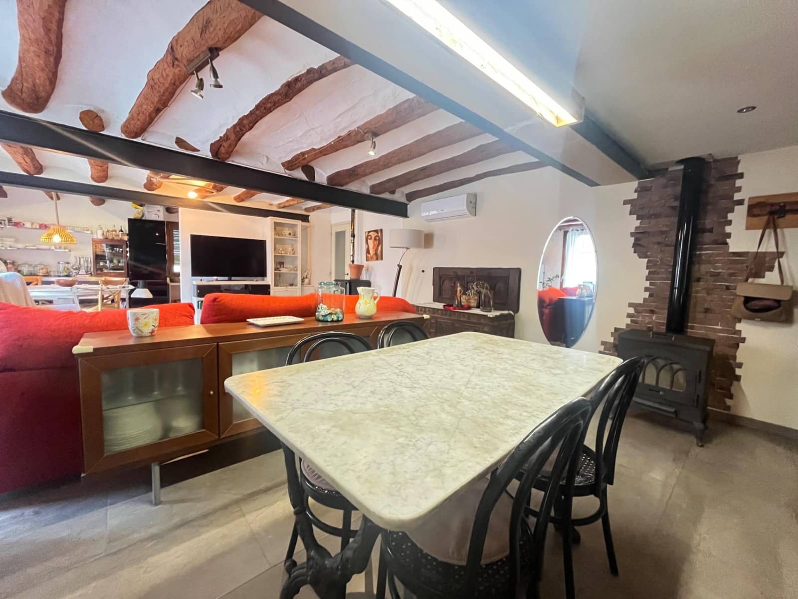 4 bedroom Villa for sale in Sant Marti de Tous - € 265,000 (Ref: 8937057)