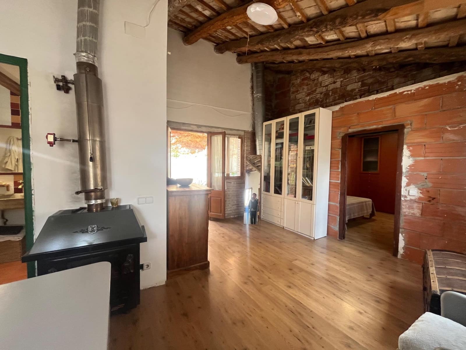 4 bedroom Villa for sale in Sant Marti de Tous - € 265,000 (Ref: 8937057)