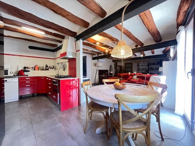 4 bedroom Villa for sale in Sant Martí de Tous - € 265,000 (Ref: 8937057)