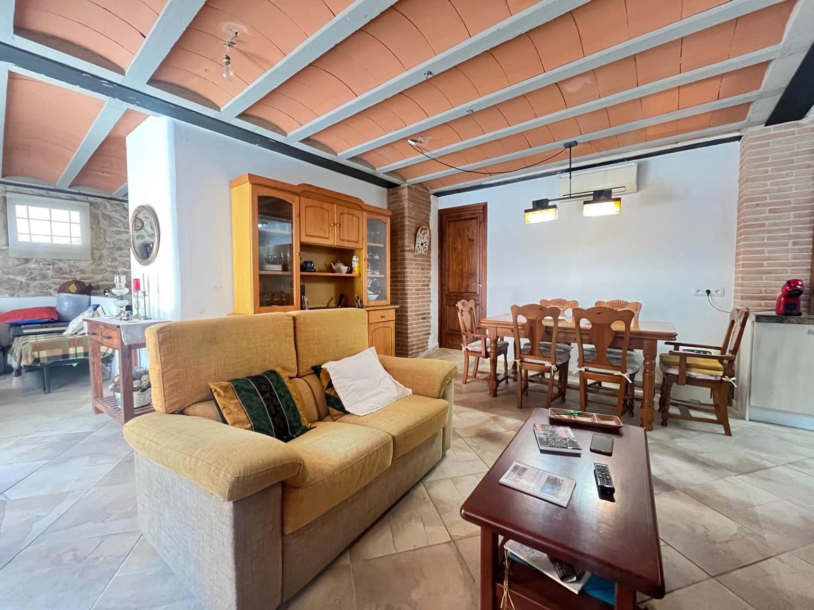 4 bedroom Villa for sale in Sant Marti de Tous - € 265,000 (Ref: 8937057)