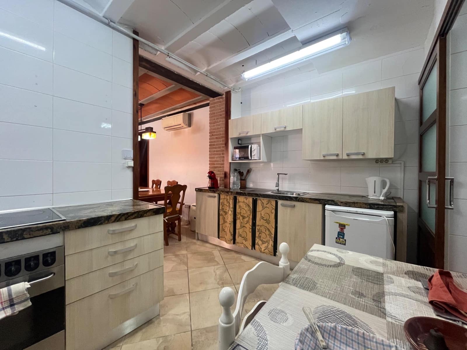 4 bedroom Villa for sale in Sant Marti de Tous - € 265,000 (Ref: 8937057)