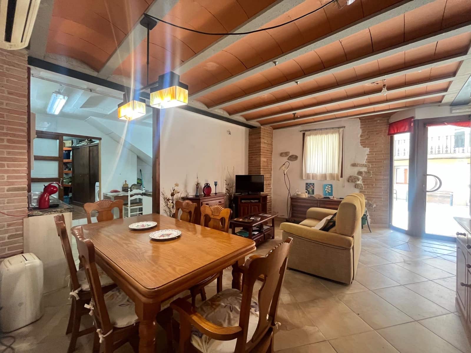 4 bedroom Villa for sale in Sant Marti de Tous - € 265,000 (Ref: 8937057)