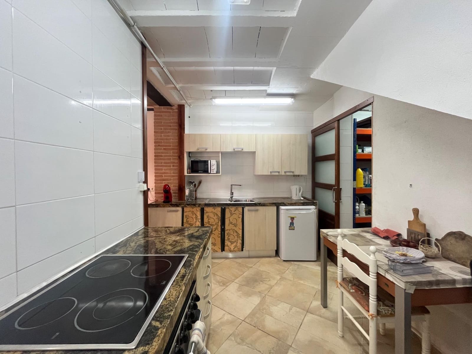 4 bedroom Villa for sale in Sant Marti de Tous - € 265,000 (Ref: 8937057)