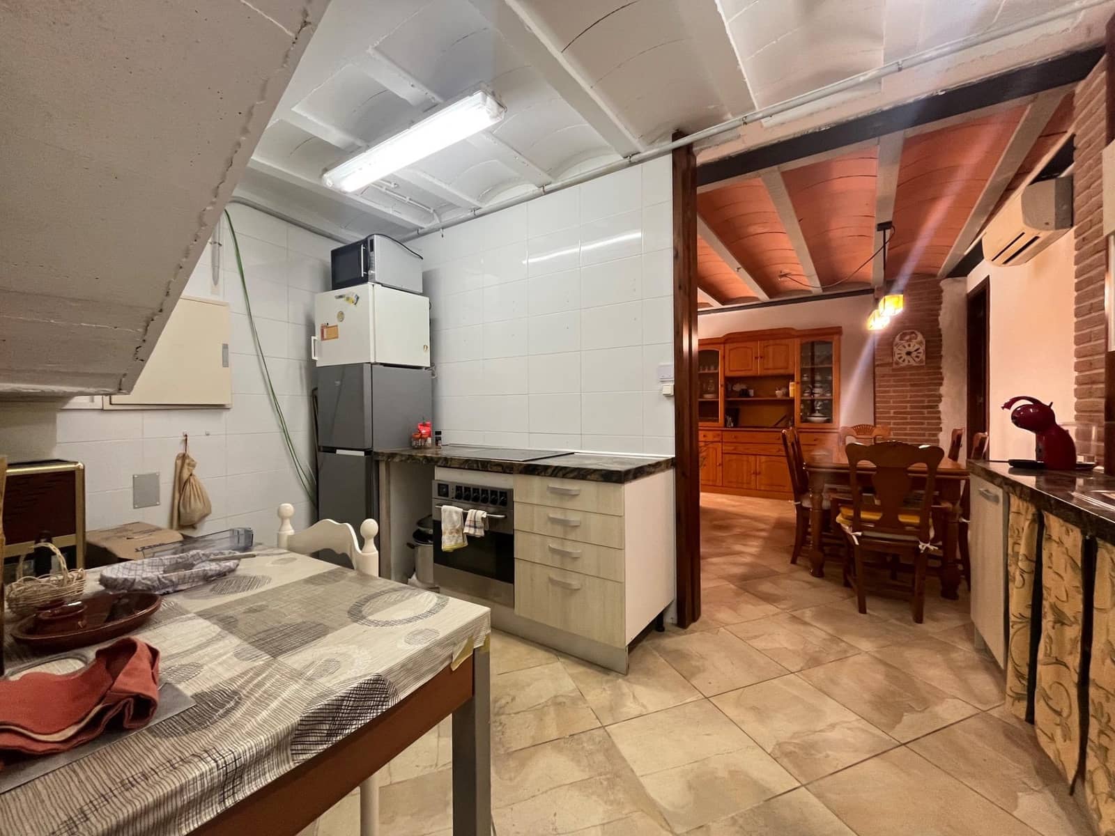 4 bedroom Villa for sale in Sant Marti de Tous - € 265,000 (Ref: 8937057)