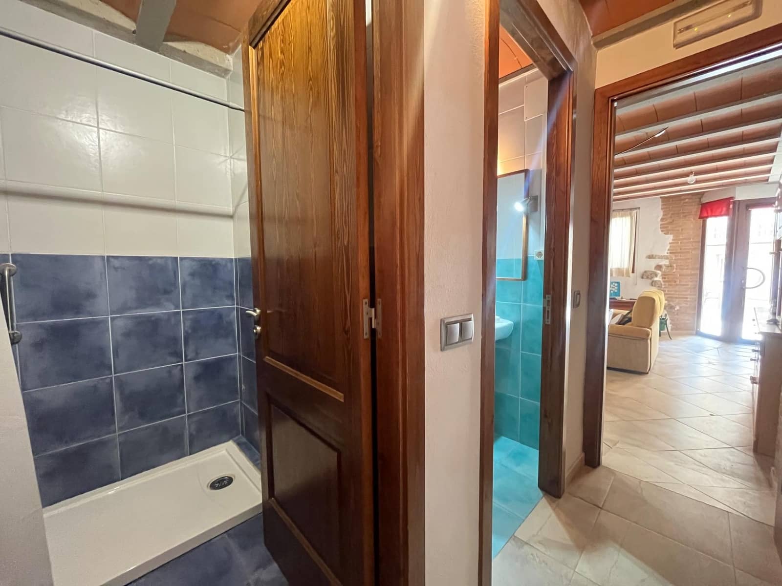 4 bedroom Villa for sale in Sant Marti de Tous - € 265,000 (Ref: 8937057)