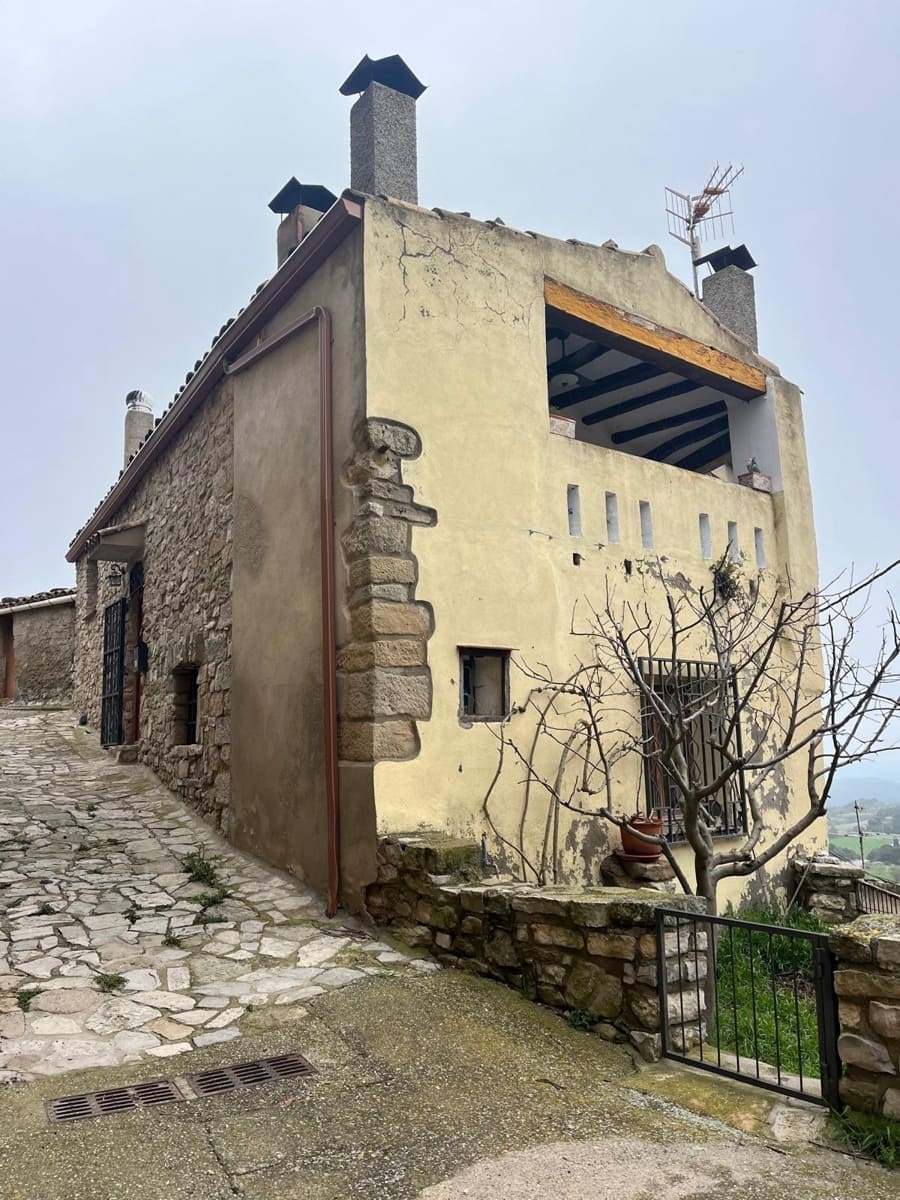 4 bedroom Finca/Country House for sale in Argencola - € 225,750 (Ref: 8946824)