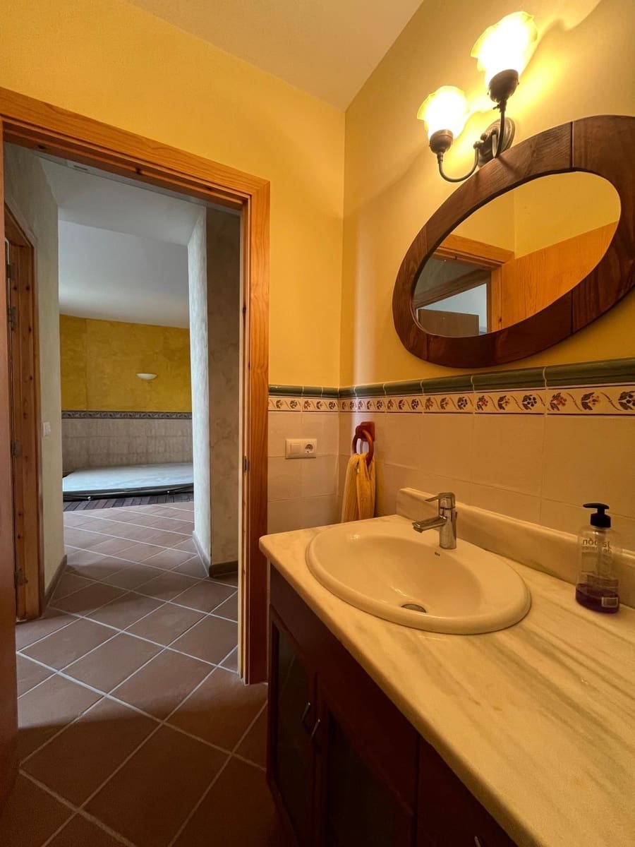 4 bedroom Finca/Country House for sale in Argencola - € 225,750 (Ref: 8946824)